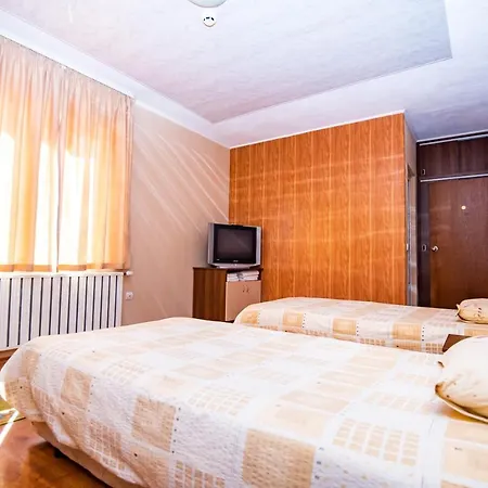 семеен надежда Aparthotel 2*