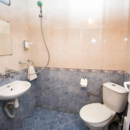 Aparthotel семеен надежда 2*