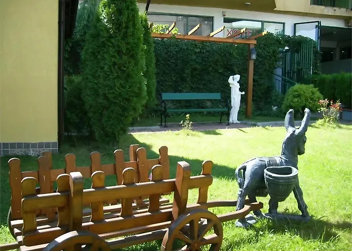 семеен надежда Apartahotel 2*